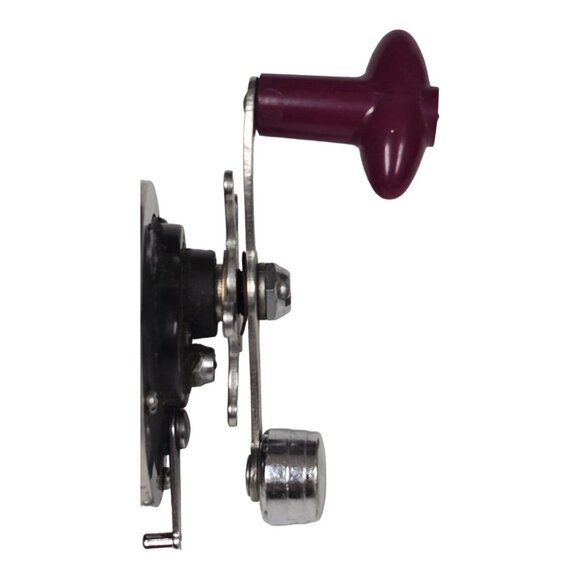 Vintage Bait Casting Reel Made in Japan Collectible Fishing Gear - Picture 6 of 13